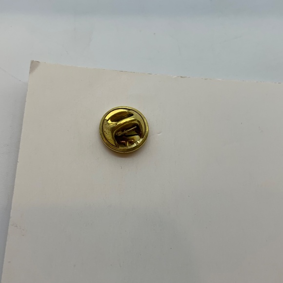 Vintage Carnival Cruise Lines Carnival Valor Collectible Lapel Pin and Card - Picture 5 of 7